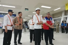Jajal LRT dari Stasiun...
