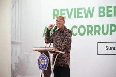 Rektor Unmuh Surabaya...