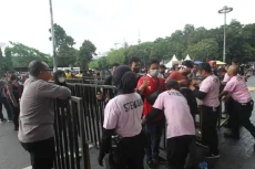 Metamorfosis Pengamanan...
