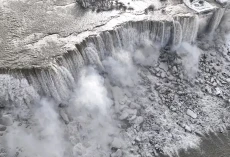 Air Terjun Niagara Membeku...