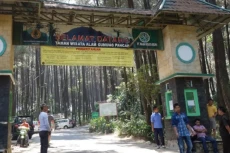 Wisatawan Keluhkan Tempat...