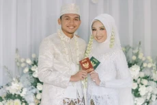 Profil Istri Dendy Sulistyawan,...