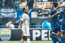 Dijegal Persib, Persija...