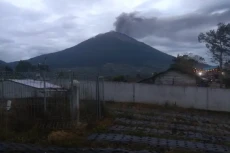 Gunung Kerinci Erupsi,...