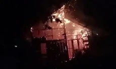 Mencekam! Warga Bakar...