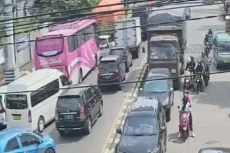 Volume Kendaraan ke...