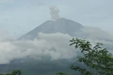 Gunung Semeru Erupsi,...