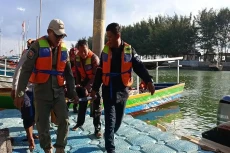 Puluhan Petugas Gabungan...