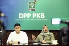 Perempuan di Sorong...
