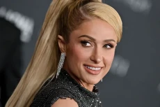 Paris Hilton Dikaruniai...