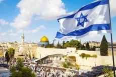 Bukan Iran dan Palestina,...