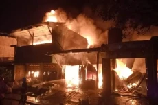 Api Membara di Pasar...
