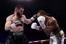 Brutal! Artur Beterbiev...