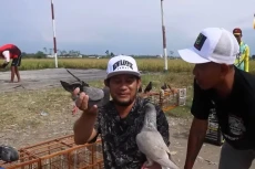 Kisah Haji Roni yang...