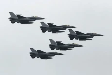 China: Ekspansi Militer...