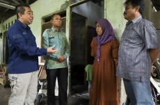 Entaskan Kemiskinan...