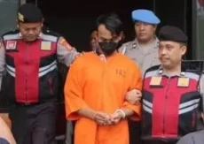 Curi Uang Rp5 Juta di...