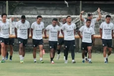 Bali United vs Persib:...