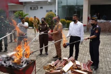 Perangi Rokok Ilegal,...