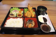 Nikmatnya Menu Bento...