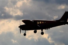 Cari Pesawat Cessna...