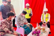 Jokowi Temui Warga yang...
