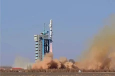 China Luncurkan Satelit...