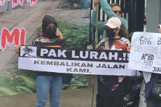 Kisruh Penutupan Gang...