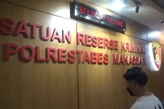 Pesta Miras dan Penganiayaan...