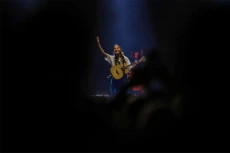 Dere Buka Konser Tulus...