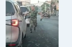 Viral, Oknum TNI Mengamuk...