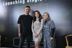 Diproduseri Rowman Ungu,...