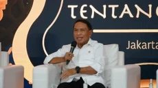 Zainudin Amali Serahkan...