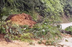 Longsor dan Banjir Terjang...
