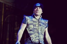 Vokalis Iron Maiden...