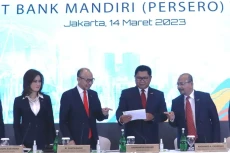 Bank Mandiri Bagikan...