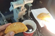 Ngopi di Kokpit Saat...