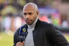 Tolak Prancis, Thierry...