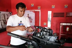 Kembangkan Bengkel Lokal,...