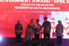 Pemkot Semarang Terima...