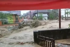 Banjir Bandang, Pemukiman...