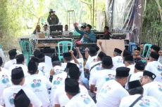 Kiai Muda Jatim Gandeng...