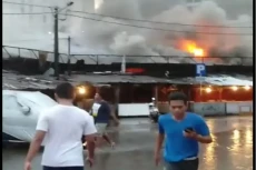 Kebakaran Pasar Kemirimuka...