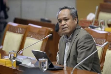 Benny K Harman Tantang...