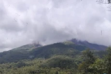 Aktivitas Vulkanik Gunung...