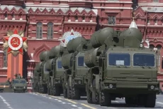 Perbedaan S-400 dan...