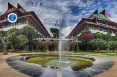 Perbedaan Lulusan Universitas...