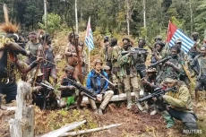 KKB Penyandera Pilot...