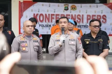 24 Kali Beraksi di Masjid,...