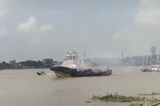 Angkut 40 Ton Beras,...